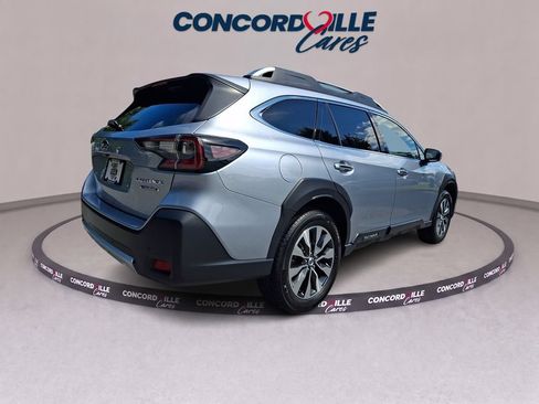 Used 2023 Subaru Outback Touring AWD/4WD image 7