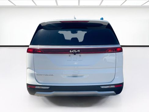 Used 2022 Kia Carnival EX FWD image 5