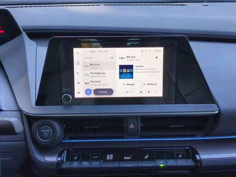 Certified 2026 Toyota Prius XLE image 17