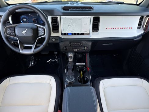 Used 2026 Ford Bronco Heritage Edition AWD/4WD image 2