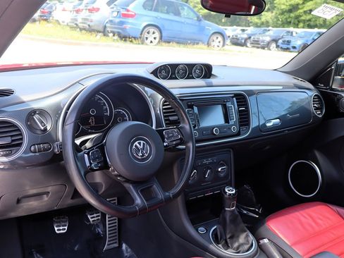 Used 2014 Volkswagen Beetle R-Line FWD image 18
