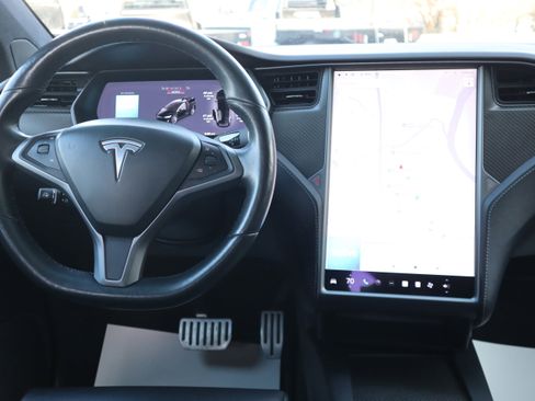 Used 2018 Tesla Model X P100D image 12