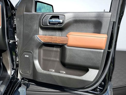 Used 2021 Chevrolet Silverado 1500 High Country w/ Technology Package AWD/4WD image 25