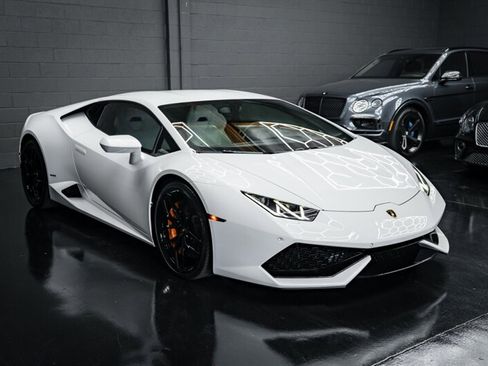 Used 2016 Lamborghini Huracan LP 610-4 image 3