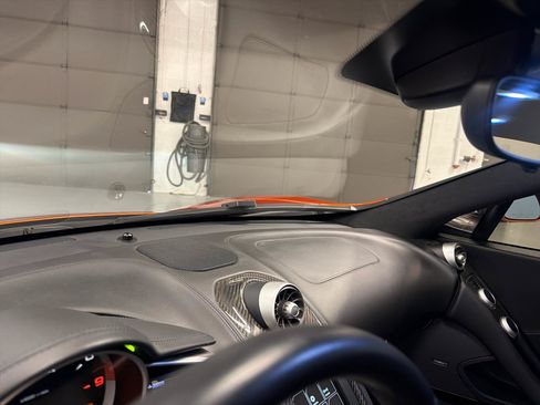 Used 2012 McLaren MP4-12C Coupe RWD image 25