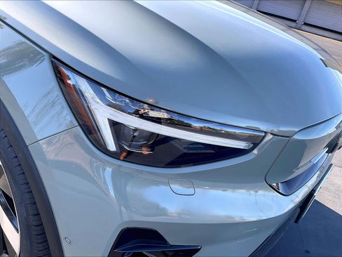 Used 2023 Volvo XC40 Recharge Ultimate image 31