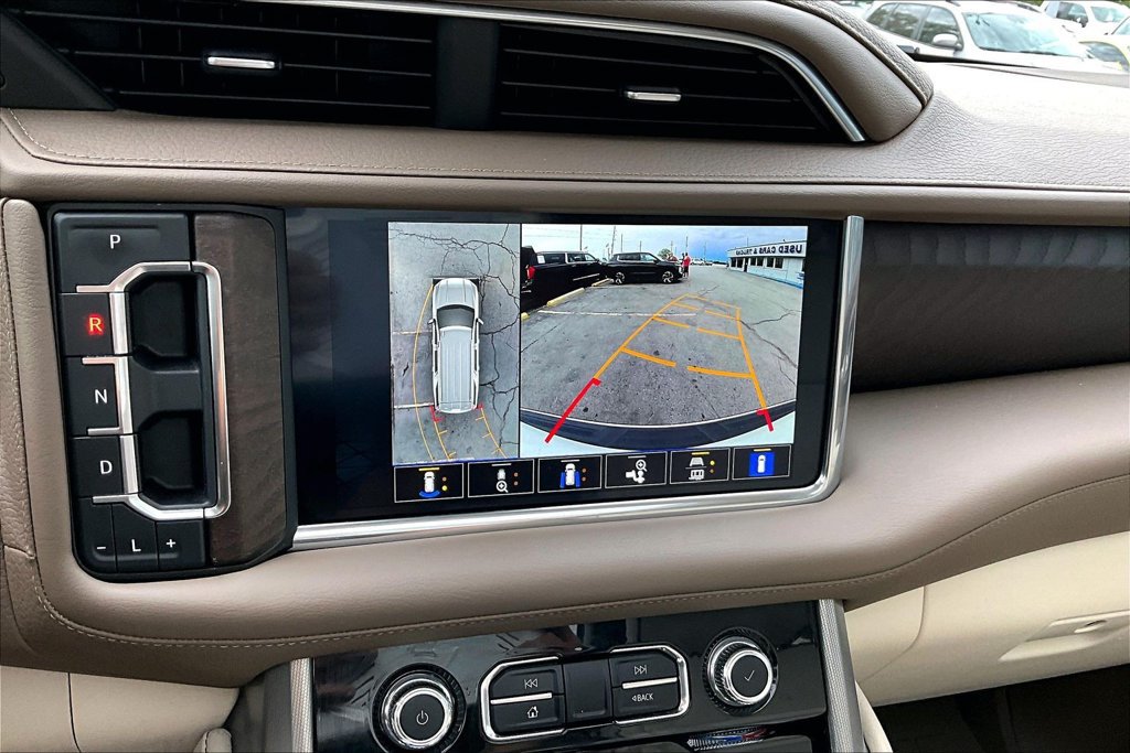 Used 2023 GMC Yukon Denali AWD/4WD image 9