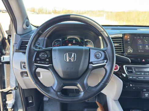 Used 2020 Honda Pilot Touring image 29