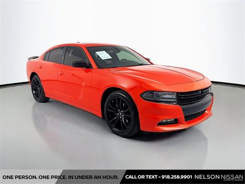Used 2018 Dodge Charger SXT Plus w/ Blacktop Package image 3