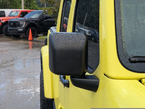 Used 2024 Jeep Gladiator Mojave AWD/4WD image 8