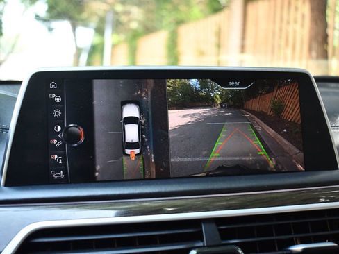 Used 2017 BMW 750i xDrive image 45