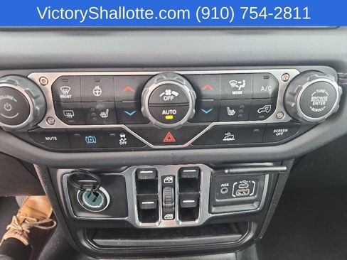 Used 2025 Jeep Wrangler Unlimited Sahara AWD/4WD image 6