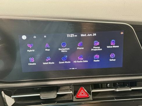 Used 2023 Kia Niro EX Touring FWD image 13