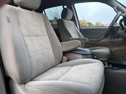 Used 2007 Toyota Sequoia SR5 image 14