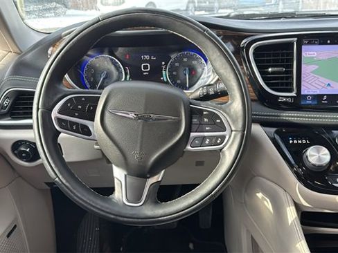 Used 2022 Chrysler Pacifica Limited image 15