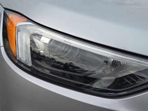 Used 2023 Ford Edge SEL image 5