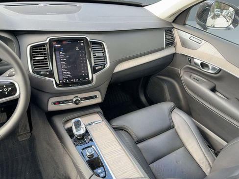 Certified 2024 Volvo XC90 T8 Ultimate w/ Protection Package Premier image 27