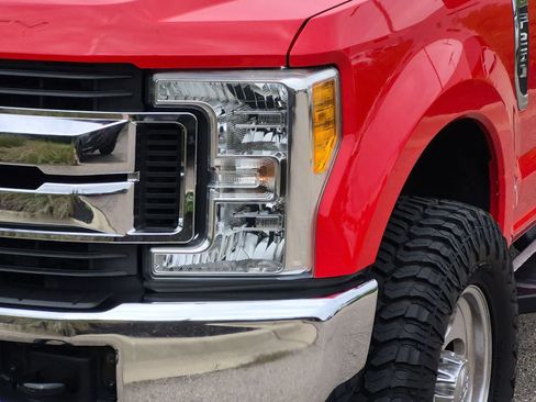 Used 2017 Ford F250 XL w/ XL Value Package AWD/4WD image 11