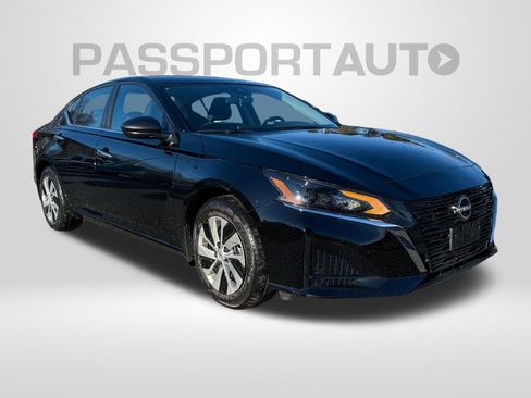 Certified 2025 Nissan Altima 2.5 S image 3