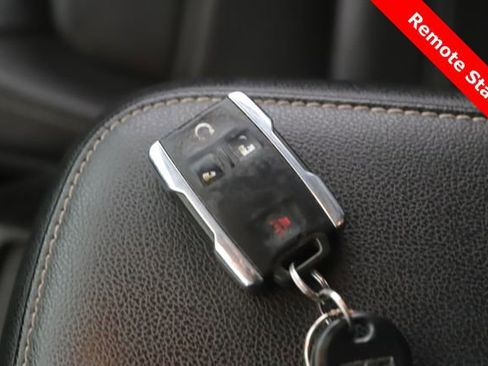 Used 2022 GMC Canyon Denali AWD/4WD image 3