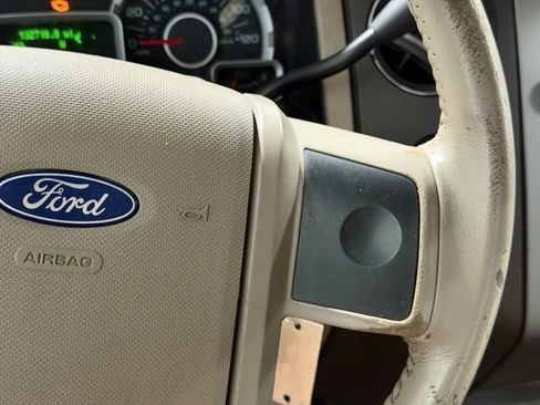 Used 2010 Ford Expedition XLT AWD/4WD image 28