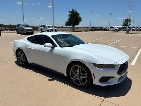Used 2026 Ford Mustang Premium RWD image 5