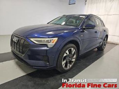 Used 2021 Audi e-tron Premium w/ Convenience Plus Package image 2