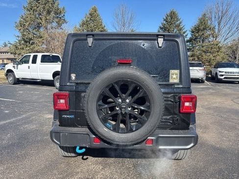 Used 2022 Jeep Wrangler Unlimited Sahara image 6