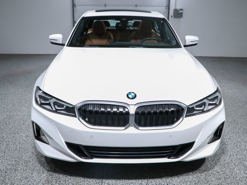 Used 2023 BMW 330i Sedan w/ Premium Package RWD image 4