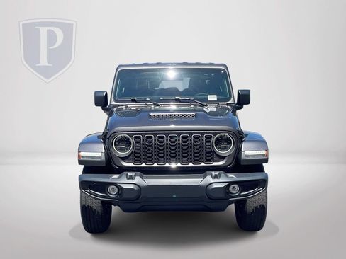 Used 2026 Jeep Gladiator Sport AWD/4WD image 3