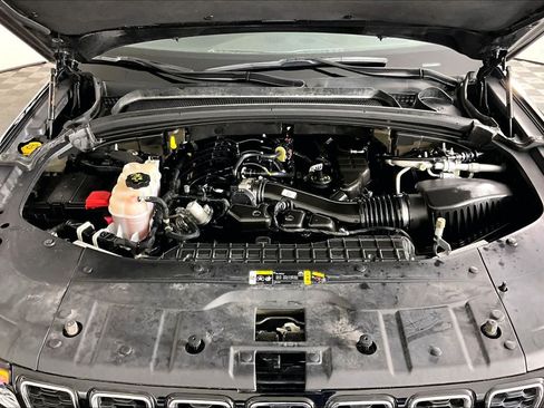 Used 2023 Jeep Grand Cherokee L Limited RWD image 29
