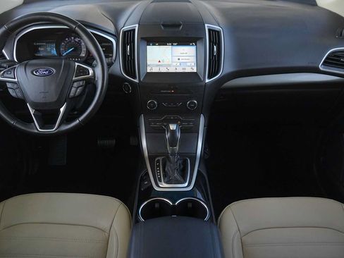 Used 2018 Ford Edge SEL w/ Equipment Group 201A FWD image 10