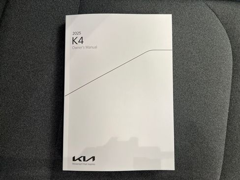Used 2025 Kia K4 FWD image 23