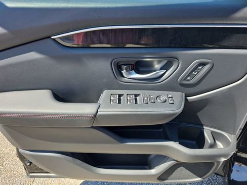 Certified 2025 Honda Pilot Black Edition image 16