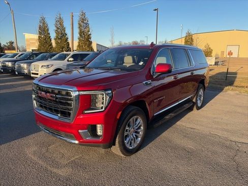 Used 2021 GMC Yukon XL SLT w/ Rear Media and Nav Package image 2