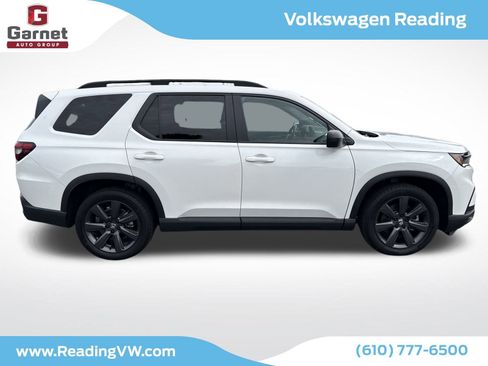Used 2023 Honda Pilot Sport image 6