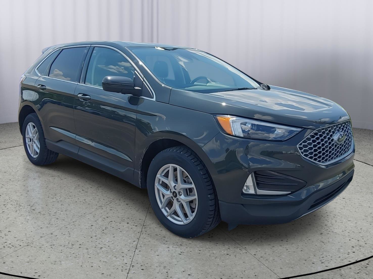 Used 2023 Ford Edge SEL w/ Convenience Package AWD/4WD image 5
