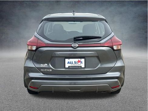 Used 2024 Nissan Kicks S FWD image 9
