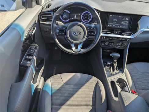 Used 2020 Kia Niro LXS image 14