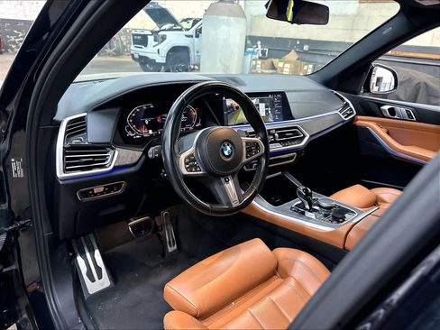 Used 2022 BMW X5 xDrive40i w/ M Sport Package AWD/4WD image 16