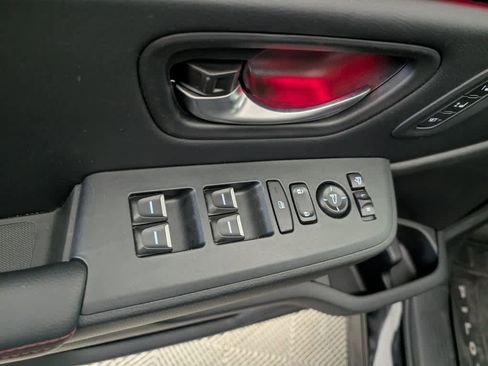 Used 2025 Honda Pilot Black Edition image 15