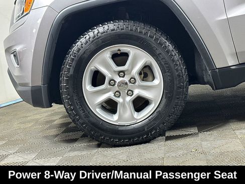Used 2015 Jeep Grand Cherokee Laredo w/ Quick Order Package 23E AWD/4WD image 8