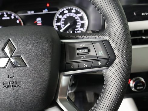 New 2026 Mitsubishi Outlander SE image 45