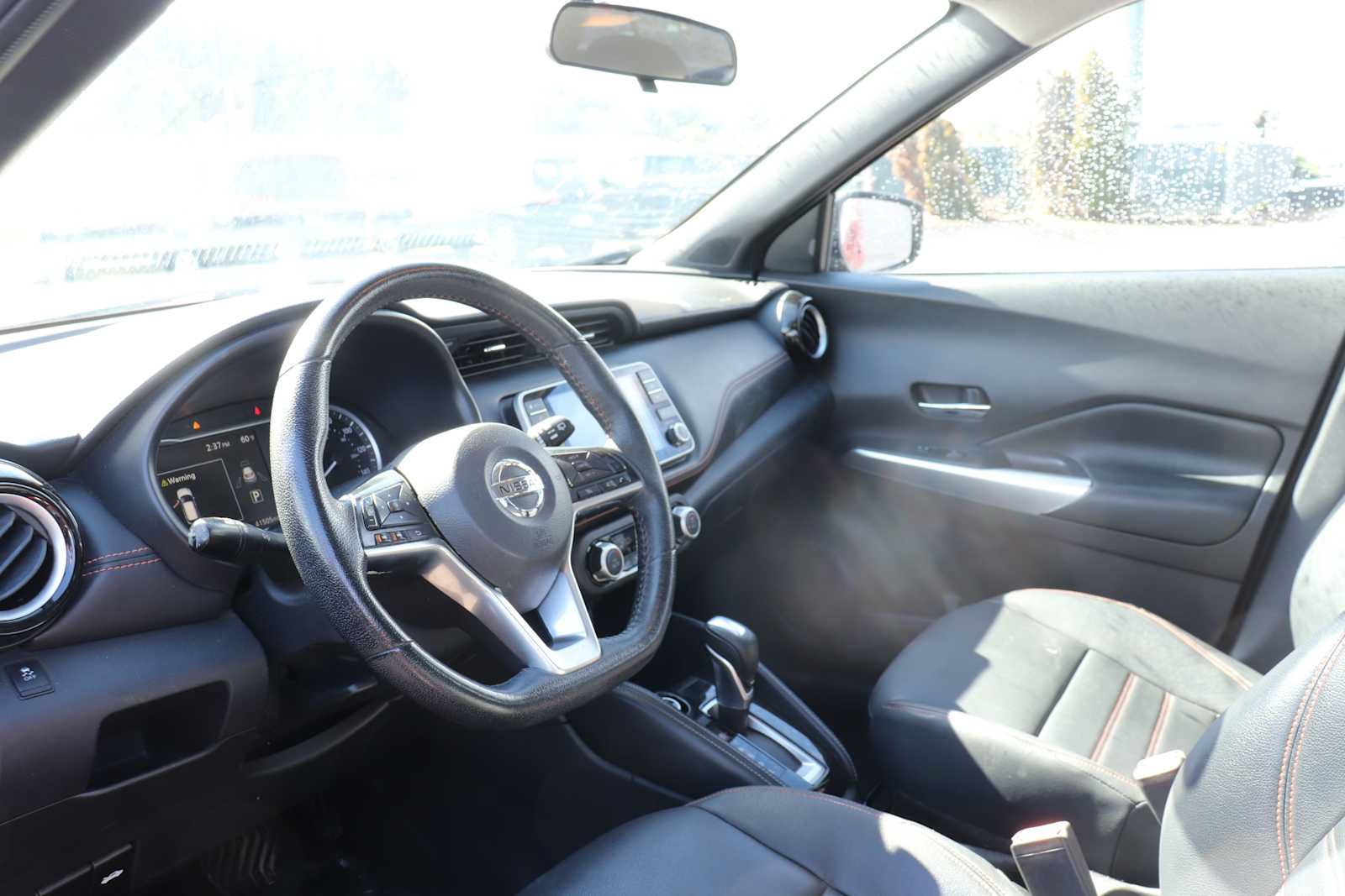 Used 2018 Nissan Kicks SR w/ Premium Package FWD image 10