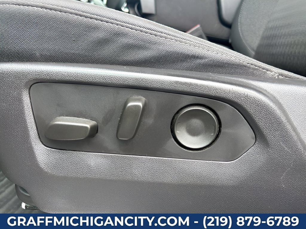 Used 2025 Chevrolet Silverado 1500 LT AWD/4WD image 12