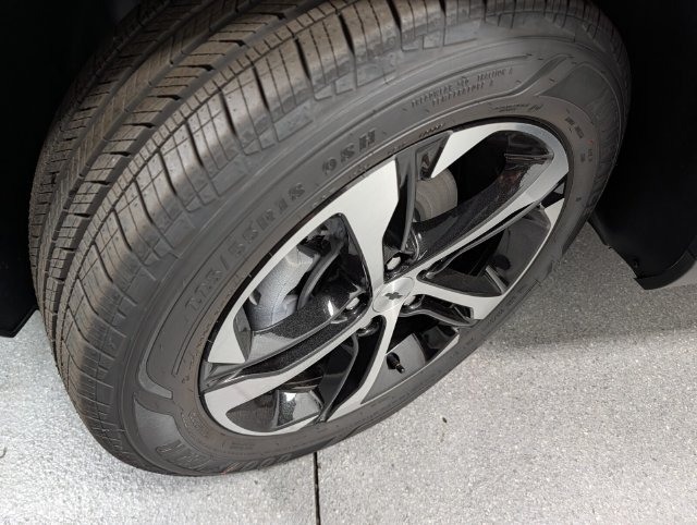 New 2026 Chevrolet Trax RS w/ Sunroof Package FWD image 9