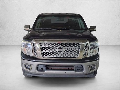 Used 2018 Nissan Titan Platinum Reserve w/ Platinum Utility Package RWD image 2