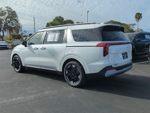 New 2026 Kia Carnival EX image 6