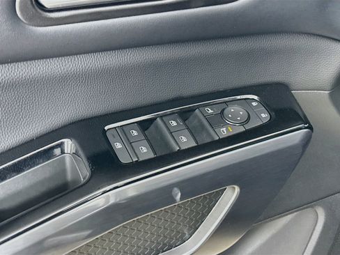 Used 2023 Nissan Pathfinder SL AWD/4WD image 24