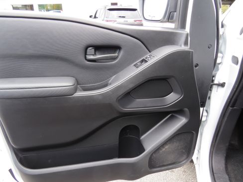 Used 2022 Nissan Frontier S w/ Technology Package image 17